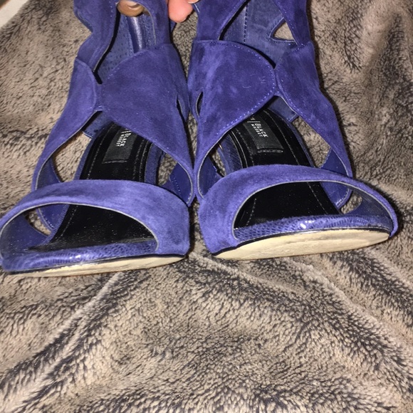 WHBM Peacock Blue zip up Cage Heel Size 6 - Picture 7 of 8